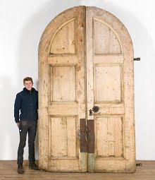 2 Panel Interior Doors, Church Doors, Plank Door, Iron Hinges, Italy House, Barn Living, Pine Doors, British Architecture, Wood Arch