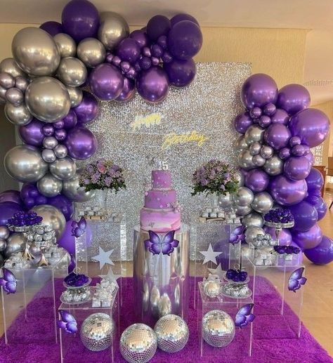 15th Birthday Decorations, Sweet 16 Centerpieces, Pink Party Theme, Purple Birthday Party, Dark Wedding Theme, Sweet Sixteen Birthday Party Ideas, Birthday Decorations At Home, 16th Birthday Decorations, Disco Party Decorations