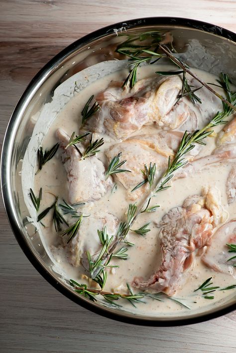 This easy recipe for grilled buttermilk rosemary chicken is the ultimate barbecue recipe for perfect tender chicken with lots of flavor! Grilled Buttermilk Chicken, Buttermilk Marinade For Chicken, Rosemary Chicken Marinade, Best Chicken Brine, Buttermilk Chicken Marinade, Grilled Rosemary Chicken, Buttermilk Marinated Chicken, Buttermilk Marinade, Barbecue Recipe