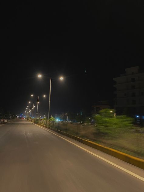 Street View Aesthetic, View Aesthetic, Evening Pictures, Road Pictures, City Lights At Night, Night Street, Mountain City, Night Sky Photography, Sky Photography Nature