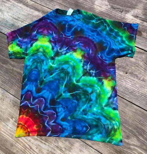 Sunburst Iced Tie Dye Cotton T-shirt | Etsy Rainbow Tie Dye Shirt, Tie Dye Folding Techniques, Tie Dye Shirts Patterns, Tye Dye Patterns, Diy Tie Dye Techniques, Diy Tie Dye Designs, Tie Dye Patterns Diy, Tye And Dye, Diy Tie Dye Shirts