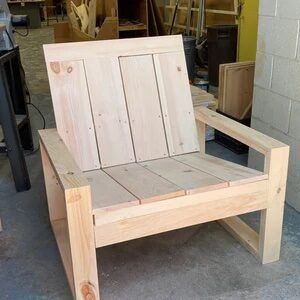 Pallet Design Ideas, Lounge Chair Diy, White Lounge Chair, Wooden Chair Plans, Wooden Lounge Chair, Terrace Furniture, Adirondack Chair Plans, Pallet Designs, Wooden Sofa