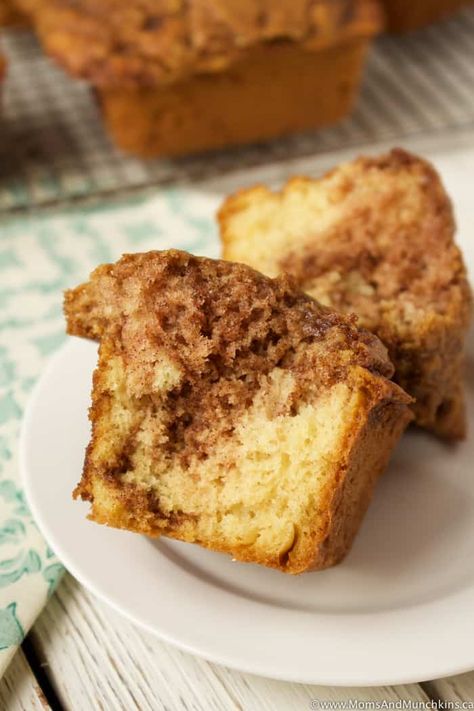 Mini Cinnamon Loaves Recipe Cinnamon Loaf Recipe, Cinnamon Loaf Bread, Raspberry And White Chocolate Muffins, Coffee Cake Loaf, Cinnamon Loaf, Mini Loaf Cakes, Cinnamon Muffins, Mini Loaf, Loaf Recipes