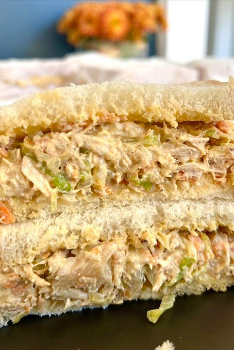 If you haven't had these, it's a must! These are normally served at birthday parties or during the holidays. They are made with shredded chicken sauted with onion, pepper, garlic and tomato. Then they are mixed with shredded cabbage, carrots, mayo and mustard. Pan Salvadoreño, Shredded Chicken Sandwiches, Salvadoran Food, Honduran Recipes, Cabbage And Carrots, Chicken Salad Sandwiches, Salvadorian Food, Appetizer Table, Recetas Salvadorenas