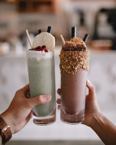 54 Likes, 2 Comments - REBECCA INKA TEN (@beccabeczten) Shake Photography, Threads Photography, Milkshake Photography, Treat Bar, Chocolate Shake, Chocolate Milkshake, Johor Bahru, Smoothie Shakes, Milkshakes