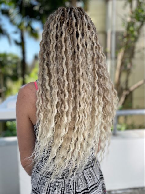 Dreads Styles For Women White, Boho Hair Wedding, Dread Inspiration, Dreads Styles For Women, Quick And Easy Hairstyles, Style Braids, Dread Braids, Light Curls, Sew In Hair Extensions