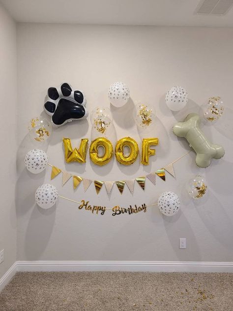 "Great Woof decoration set!  Please read the entire description before purchasing, the instructions are included in the description.   Kit Includes: -6 Paw Print Balloons -6 Gold Confetti Balloons -28\" Bone Balloon -Paw Print Foil Balloon -Gold Cardstock Happy Birthday Banner And Flags  -Gold Woof Balloon Letters ⓘ Fishing line, tape, command hooks, ribbon, and additional hanging items are not included unless stated otherwise. Balloons will arrive flat and deflated. For custom orders and import Small Dog Birthday Party, Pet Birthday Decoration, Dog Bday Decorations, Birthday Decorations For Dogs, 6 Month Dog Birthday, Dogs Birthday Decorations, Dog Birthday Celebration, Simple Dog Birthday Decorations, Dog Birthday Background