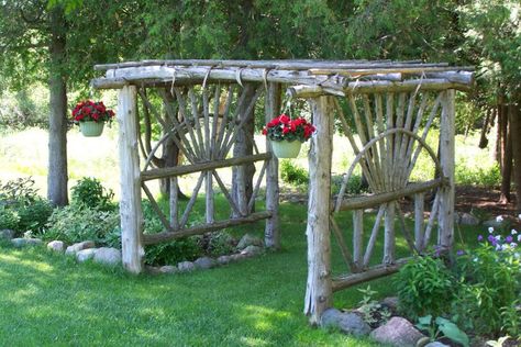 Cedar log arbor.  Welcome to my backyard.  More ways to reuse fallen cedars.  DIY, I did! Garden Diy Decoration Ideas, Diy Garden Decoration, Rustic Arbor, Rustic Pergola, Garden Arches, Garden Arbor, Wooden Pergola, Pergola Ideas, Garden Area