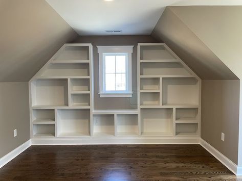 Bonus Room Design, Attic Bed, Built In Bookshelves, Attic Shelves, Attic Makeover, Room Bookshelf, Bunk Rooms, Attic Bedrooms, Attic Storage