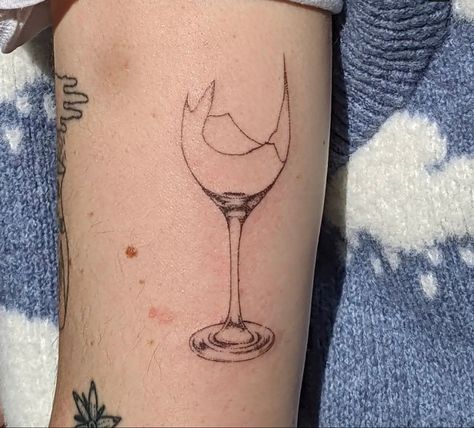 Wine Glass Tattoo, Wine Tattoo, Girls Tattoos, Party Tattoos, Tattoos Inspiration, Flash Tattoo Designs, Tattoo Now, Inspiration Tattoos, Red Ink Tattoos