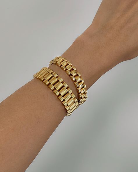 Embrace the legacy of Aurous Atelier, where timeless elegance meets bold modernity. 🌟 Our statement watch chain bracelet is a testament to our commitment to craftsmanship and style. It’s made for the woman who is as daring as she is refined. As a woman-owned business, we weave strength and grace into every link of our jewelry, creating pieces that stand the test of time. ✨ From the first light of day to the last glimmer of night, this bracelet is your constant companion. For a day look, let... Gold Jewellery Design Necklaces, Watch Chain, Jewelry Design Necklace, Gold Jewellery Design, The Test, Jewellery Design, Gold Jewellery, One Light, Instagram Aesthetic