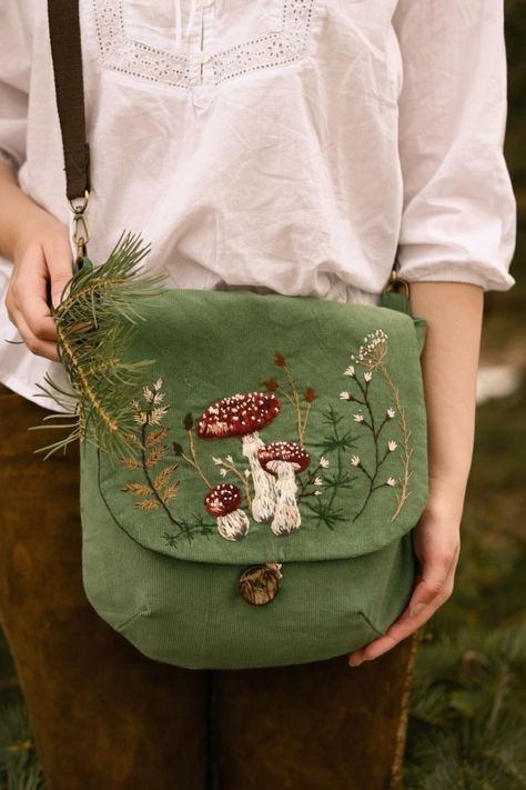 Fly Agaric, Crochet Bows, Embroidery Bags, Girly Bags, Sewing Embroidery Designs, Pretty Bags, Embroidered Bag, Clothing Inspiration, In My Head