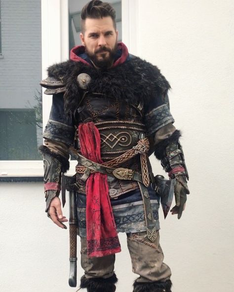 Maul Cosplay (aka Ben) on Instagram: “Eivor cosplay fitting test. Done! ✅ #ad We‘ve worked on this built (we made two costumes, male and female Eivor) for more than 2,5 months…” Viking Male Costume, Viking Cosplay Men, Viking Clothing Male, Eivor Male, Female Eivor, Viking Ideas, Costumes Male, Samurai Cosplay, Viking Ragnar