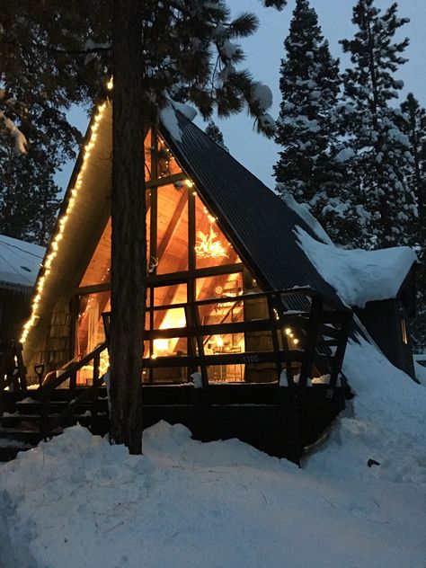 A-frame cabin in Big Bear Lake CA Big Bear Cabin Aesthetic, Mountain Cabin Aesthetic, Aspen Trip, House In Snow, Cabin In The Snow, Cozy Winter Cabin, Big Bear Cabin, Snow Cabin, Big Porch