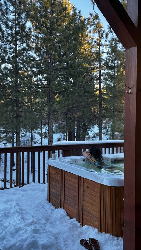 Winter Cabin Honeymoon, Jacuzzi Couple Aesthetic, Snow Lodge Aesthetic, Ski Trip Aesthetic Cabin, Hot Springs Aesthetic Winter, Hot Tub Snow Pictures, Hot Tub In The Snow, Colorado Cabin Aesthetic, Winter Hot Tub Pictures