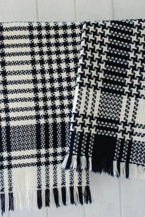 Houndstooth Weaving Pattern, Weaving Scarfs, Woven Shawls, Saori Weaving, Weaving Loom Projects, Towel Weaving, Hand Woven Blanket, Rigid Heddle Weaving, Handwoven Scarf