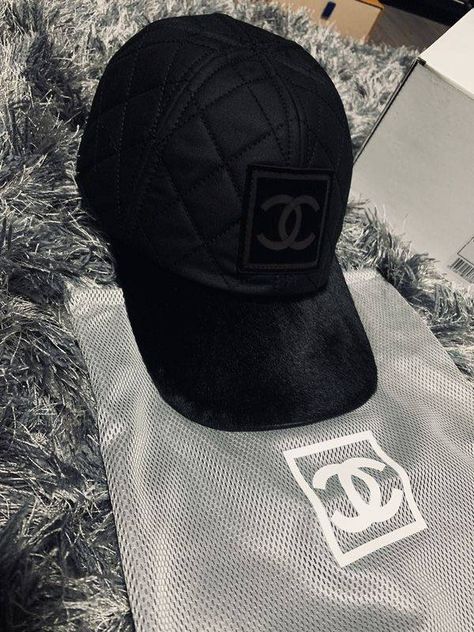 Chanel Men, Girl Baseball Cap, Chanel Hat, Mail Signature, Luxury Hats, Baseball Caps Fashion, Chanel Chanel, Hot Hair Styles, Cap Fashion