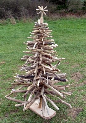 Driftwood For Sale, Driftwood Christmas, Driftwood Christmas Tree, Driftwood Art Diy, Diy Jul, Driftwood Projects, Wooden Christmas Tree, Deco Nature, Driftwood Crafts