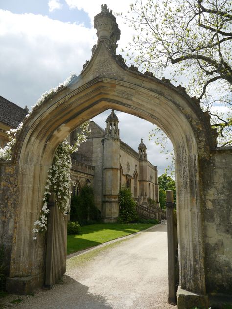 Lacock Abbey, England Lacock Abbey, British Isles, Lamp Post, England, London, Green, Travel