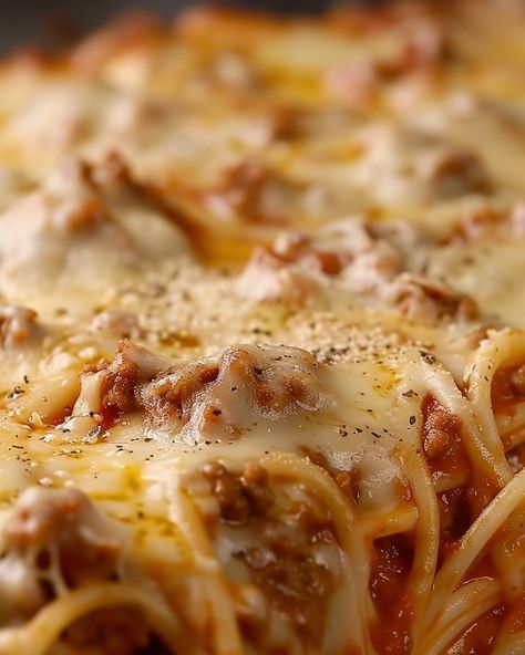 Spaghetti Supreme Bake, Spaghettini Recipes, Spaghetti Hotdish, Spaghetti Supreme, Leftover Spaghetti Recipes, Spaghetti Noodles Recipes, Spaghetti Casserole Baked, Spaghetti Recipes With Ground Beef, Old School Spaghetti