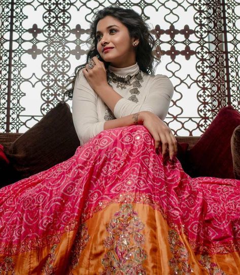 Bandhani Skirt, Shankar Images, White Turtle Neck, Priya Bhavani Shankar, Wanderlust Fashion, Bandhani Dress, Multi Way Dress, Lehenga Blouse Designs, Casual Indian Fashion