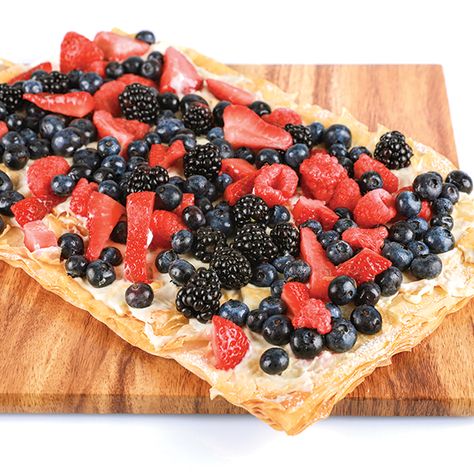 Very Berry Phyllo Pastry Raspberry Phyllo Dessert, Strawberry Phyllo Dessert, Phyllo Dough Recipes Dessert Fruit, Fruit Tart Crust, Summer Plates, Vanilla Pudding Desserts, Philo Dough, Ricotta Dessert, Cream Desserts Recipes