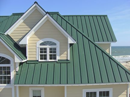 Green Tin Roof Exterior Colors, Green Roof House Colors, Green Metal Roof, Tin Roofing, Green Roof House, Green Siding, Metal Roof Houses, Siding Ideas, Roofing Tiles