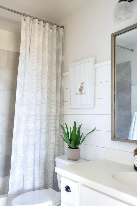 How to Make a Shower Curtain from Window Drapes - Crazy Wonderful Tall Shower Curtains, Shower Window, Mirror Upgrade, Diy Shower Curtain, Extra Long Shower Curtain, Long Shower Curtains, Laundry Room Doors, Modern Shower Curtains, Unique Shower