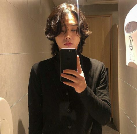 Short Wolf Cut, Long Curly Hair Men, Hair Korean, Hair Tomboy, Short Hair Tomboy, School Clothing, Hair Styles Men, Hair Inspiration Short, Flower Boy