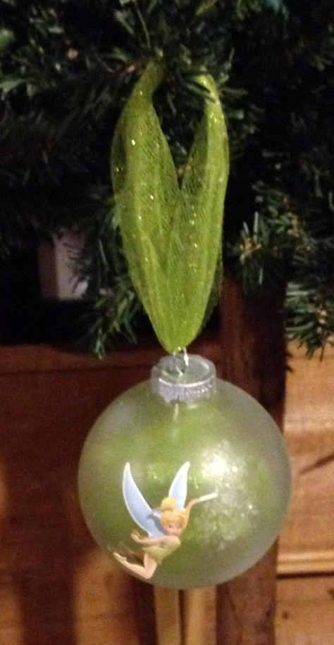 Ornament Homemade, Tinkerbell Ornament, Tinkerbell Christmas, Lightbulb Crafts, Disney Decorations, Character Ornaments, Tinkerbell Wallpaper, Circuit Maker, Bulb Ornaments