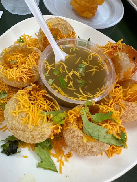 Pani Puri Images, Pani Puri, Yummy Comfort Food, Cute Friend Photos, Tasty Food, Indian Food, Friend Photos, Morning Quotes, Indian Food Recipes