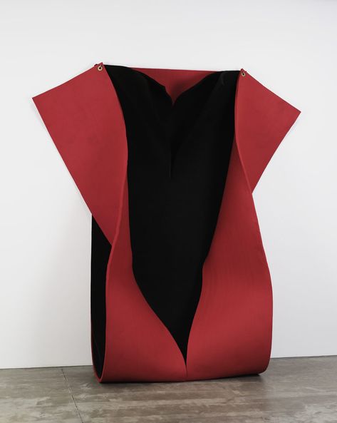 Fashion Structure, Form Study, Minimalism Fashion, Robert Morris, Donald Judd, Interview Magazine, Work In New York, Conceptual Artist, News Studio