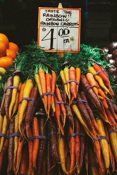 / Vegetables Display, Farm Stand Ideas, Farmers Market Stand, Farmers Market Display, Farmers Market Ideas, Produce Stand, Rainbow Carrots, Farm Store, Market Display