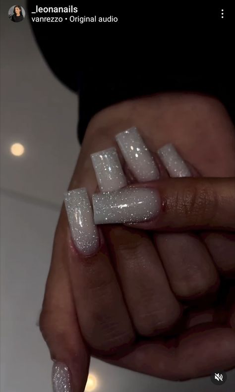 Square Acrylic Nails Glitter, Milky White Sparkly Nails, Sparkly White Acrylic Nails, Aesthetic Nails Glitter, White Sparkly Acrylic Nails, Glittery Nails Sparkle, Winter Coffin Nail Ideas, Glitter White Acrylic Nails, Christmas Nails Classy