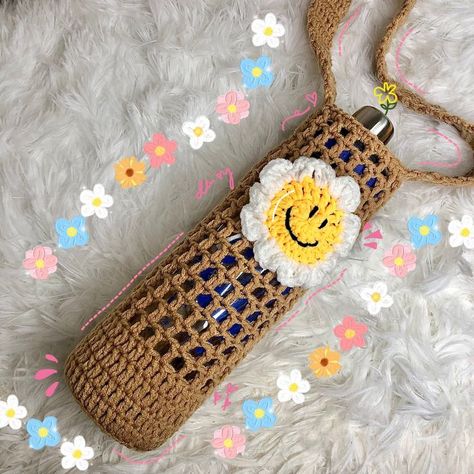 Croche Water Bottle Holder, Crochet Water Bottle Holder Pattern Free Easy, Crocheted Water Bottle Holder Free, Water Holder Crochet, Crochet Bottle Holder Free Pattern, Crochet Water Bottle Holder Pattern Free, Water Bottle Crochet Holder, Water Bottle Bag Crochet, Water Bottle Holder Crochet Pattern