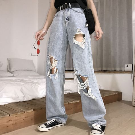 High Waist Ripped Jeans, Celana Jins, Vintage Jeans Style, Ripped High Waisted Jeans, Ripped Jeans Women, Womens Ripped Jeans, Pants Vintage, Loose Jeans, Student Fashion