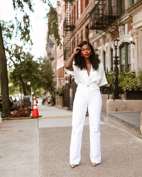 Eni Popoola on Instagram: “I’ve had everything I needed to get to where I am, and I know this because I’ve made it to where I am with everything that I had. ⁣⁣ ⁣⁣ An…” Eni Popoola, Brand Collaboration, Red Flag, Just Don, Good Job, Lifestyle Blogger, White Jeans, Influencer, Black Fashion