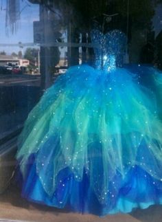 Nss kiridos....a princesa e o sapo KKKKK Baju Kahwin, Rustic Wedding Decorations, Open Backs, 파티 드레스, Cute Prom Dresses, Best Outfits, Ball Gowns Prom, Quince Dresses, Prom Dresses Ball Gown