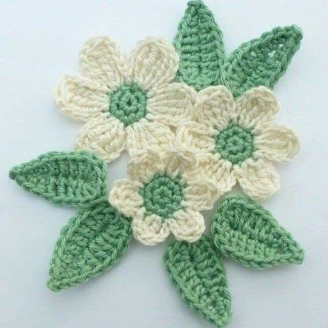 Crochet Puff Flower, Crochet Applique Patterns Free, Crochet Leaf Patterns, Crochet Flowers Easy, Crochet Flowers Free Pattern, Crocheted Flowers, Pola Amigurumi, Crochet Leaves, Crochet Flower Tutorial