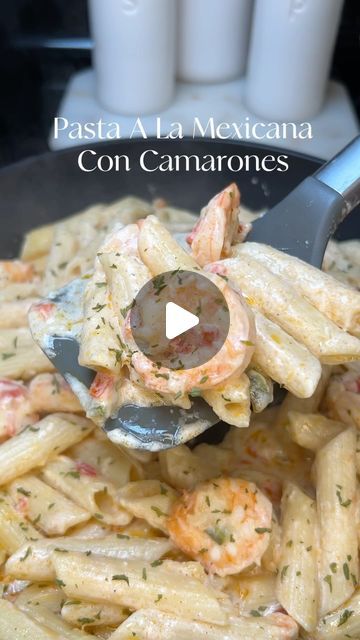 Maria Guzman on Instagram: "Pasta a la mexicana con camarones #pastaalamexicana #pastaconcamarones #pennepasta #easyrecipes #recetas #foryou #fyp #foryoupage" Pasta Mexicana, Pasta A La Carbonara, Pasta Penne, Pasta, On Instagram, Instagram