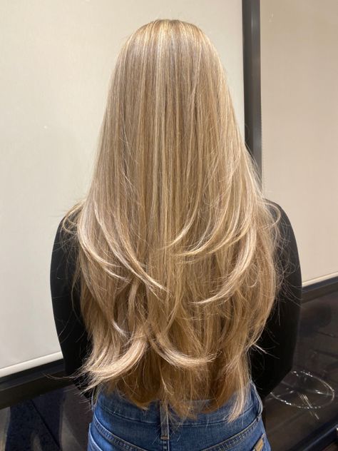 Long Healthy Hair Aesthetic Blonde, Subtle Layers Long Hair, Blonde Healthy Hair, Thick Blonde Highlights, Healthy Blonde Hair, Make Your Hair Grow Faster, Thicker Healthier Hair, Hair Grow Faster, Long Healthy Hair