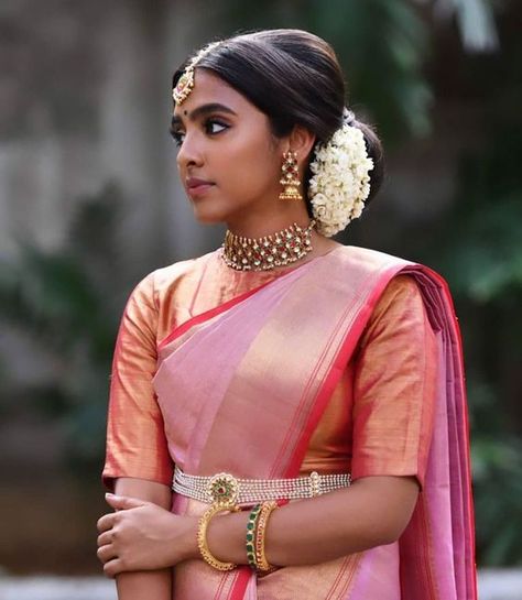 Glowing Wedding Makeup, Dusky Skin, Skin Tone Makeup, Minimal Makeup Look, Kerala Bride, Indian Bridal Sarees, Kerala Saree, Best Bridal Makeup, Tamil Wedding