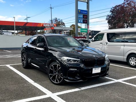 BMW X4 G02 Custom : Eibach D/S, AC Schnizer Aero Parts, Roof Rail, M Black grill, 21” M Wheel, M Side Mirror, Bmw X4 Black, Car Dream, Bmw X4, Bmw 2, Roof Rails, Car Stuff, Side Mirror, Amazing Cars, Sweet 16