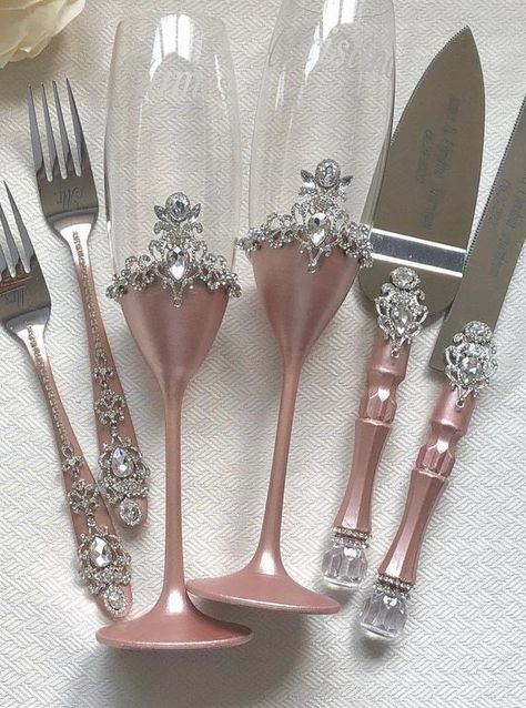 Personalized hand painted rose gold  wedding set of 6: champagne flutes and Cake Server Knife with Engraving Shipping to America 7-10 days!!!In addition to it we can propose unity Candle Set and Unity Candle Holders, Plate for the wedding cake, butter knives, plate for the rings Shipping to America 7-12 days! Quinceanera Cake Knife And Server, Rose Garden Theme Wedding, Rose Quartz Wedding Decor, Wedding Decorations Pink And Gold, Quince Brindis Set, Pink And Silver Wedding Theme, Pink And Gold Wedding Decorations, Rose Gold And Champagne Wedding, Wedding Cakes Pink