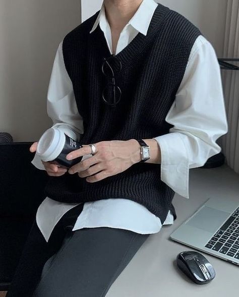 Men Stylish Dress, Guys Clothing Styles, Mens Outfit Inspiration, Tomboy Style Outfits, Streetwear Men, Cool Outfits For Men, Stylish Mens Outfits, Men Fashion Casual Outfits, Streetwear Men Outfits