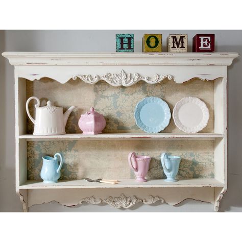 This is sooo cute! My mom would be so jealous if I had one of these for my wall. Now, I just have to get the hubby on making one! Kitchen Wall Shelf Ideas, Kitchen Wall Shelf, Wooden Plate Rack, Plate Rack Wall, Kitchen Wall Units, Kitchen Pottery, Country Interiors, Kitchen Wall Shelves, Wall Shelving Units