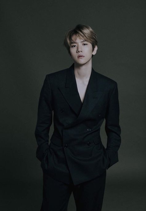 Baekhyun Black Suit, Exo Fashion, Exo Music, Exo Red Velvet, Masa Lalu, Ethereal Dress, Exo Chen, Exo Members, Exo Baekhyun