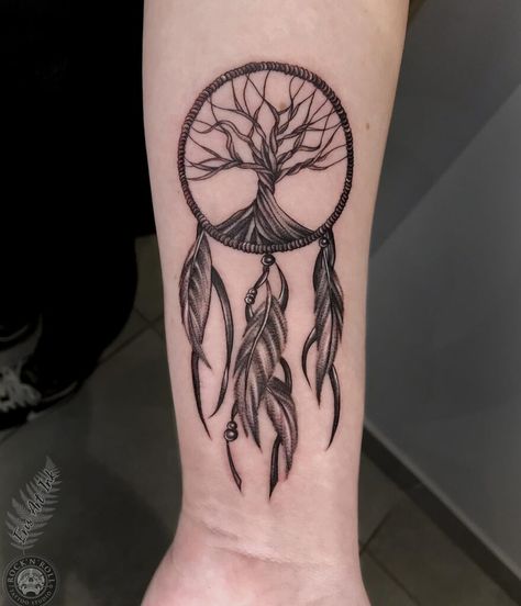 30+ Dream Catcher Tattoo Ideas for Men and Women - 100 Tattoos Dream Catcher Tattoo Ideas, Dream Catcher Tattoos, Dream Catcher Drawing, Native American Tattoo Designs, Tattoo Ideas For Guys, Horse Tattoo Design, Dream Catcher Tattoo Design, Native American Tattoo, Tattoos Butterfly