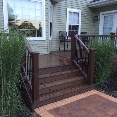 Tiered, Split-Level & Multi-Level Deck Ideas & Pictures | Page 4 | Decks.com Exterior Railings, Deck Stair Railing, Deck Balusters, Pool Deck Plans, Deck Railing Design, Multi Level Deck, Simple Backyard, Deck Framing, Small Yard Landscaping