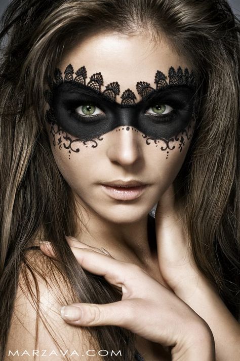 Masquerade Makeup, Maquillage Halloween Simple, Cat Halloween Makeup, Halloween Make-up Looks, Cute Halloween Makeup, Halloween Makeup Pretty, Cool Halloween Makeup, Halloween Eye Makeup, Pretty Halloween